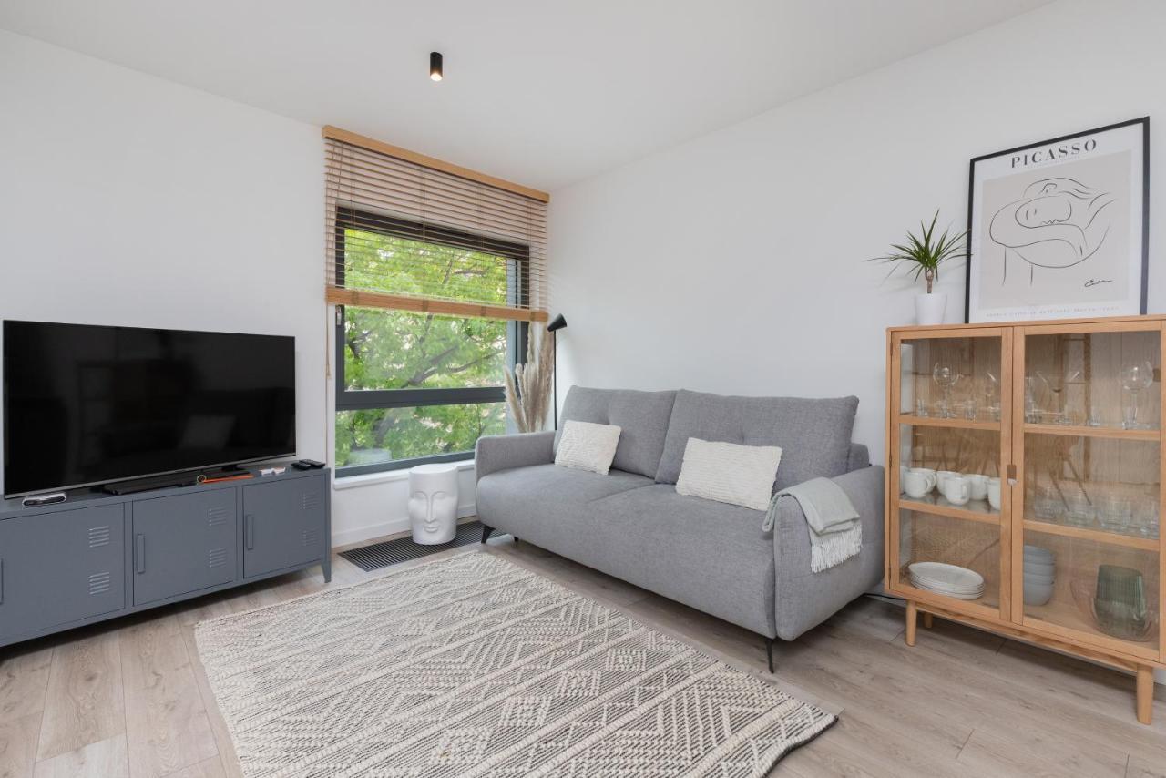 Awanport Estate By Renters *