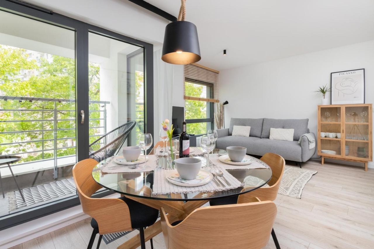Awanport Estate By Renters